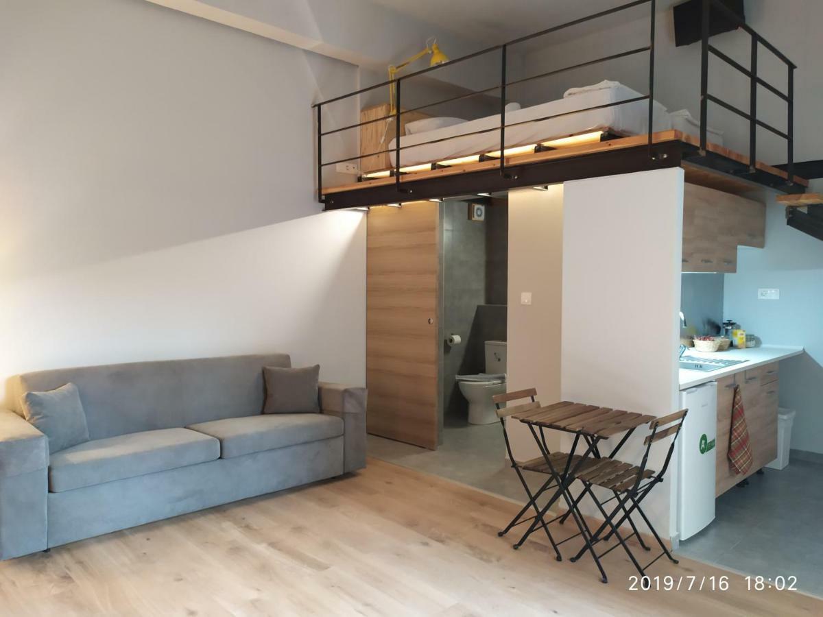 Thess Rooms Georgiou Katechaki 13 テッサロニキ エクステリア 写真